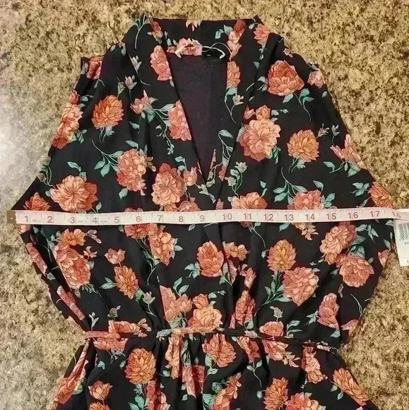 Women's Collective Concepts Black Floral Wrap Dress Sz M $88 - Picture 10 of 11